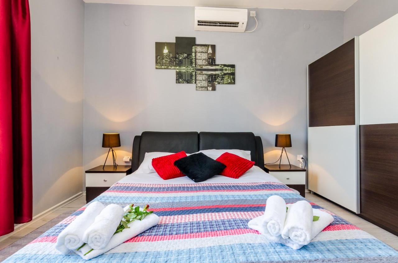 Holiday Home Lungo Mare Mlini Bagian luar foto