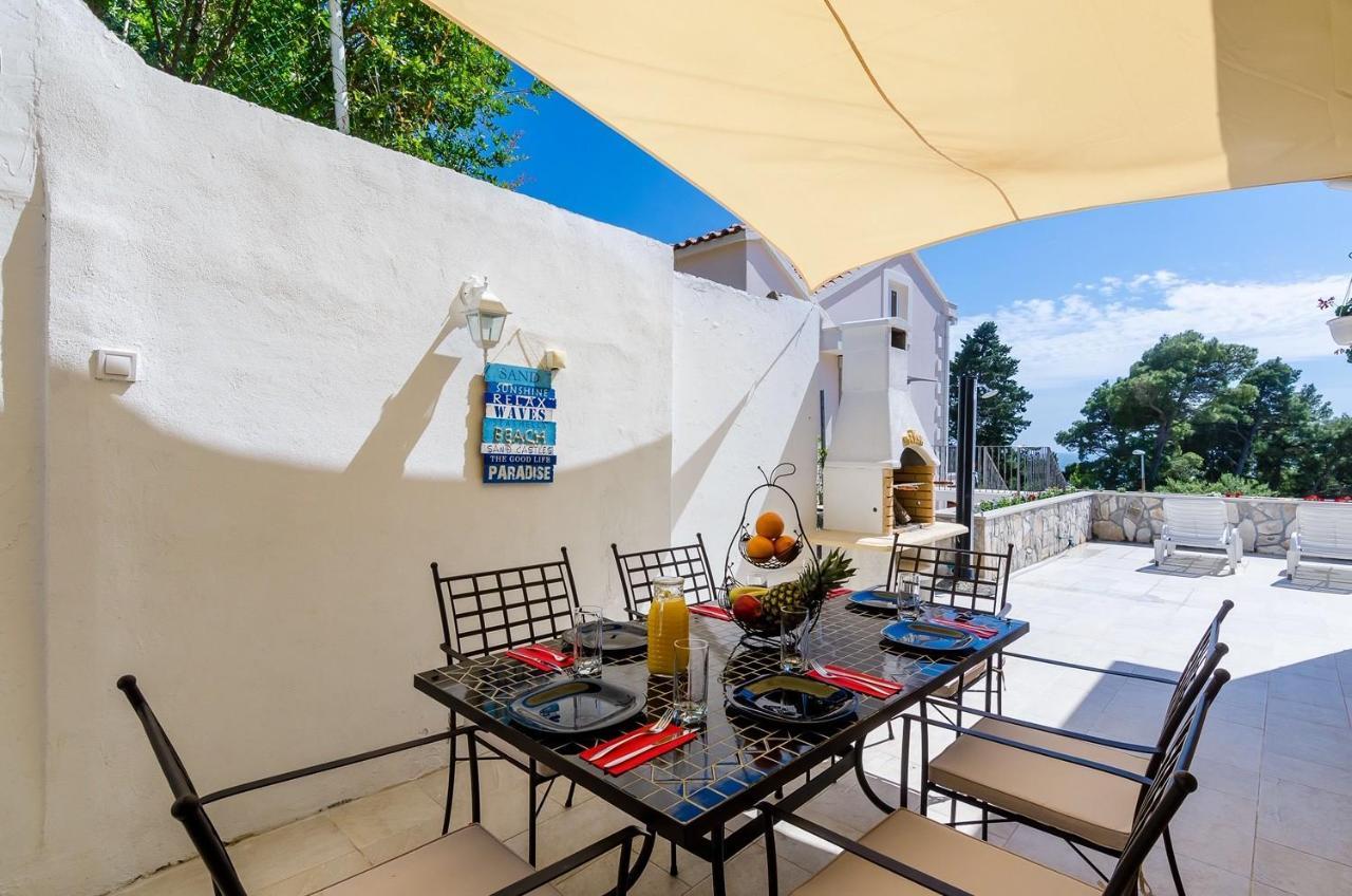 Holiday Home Lungo Mare Mlini Bagian luar foto