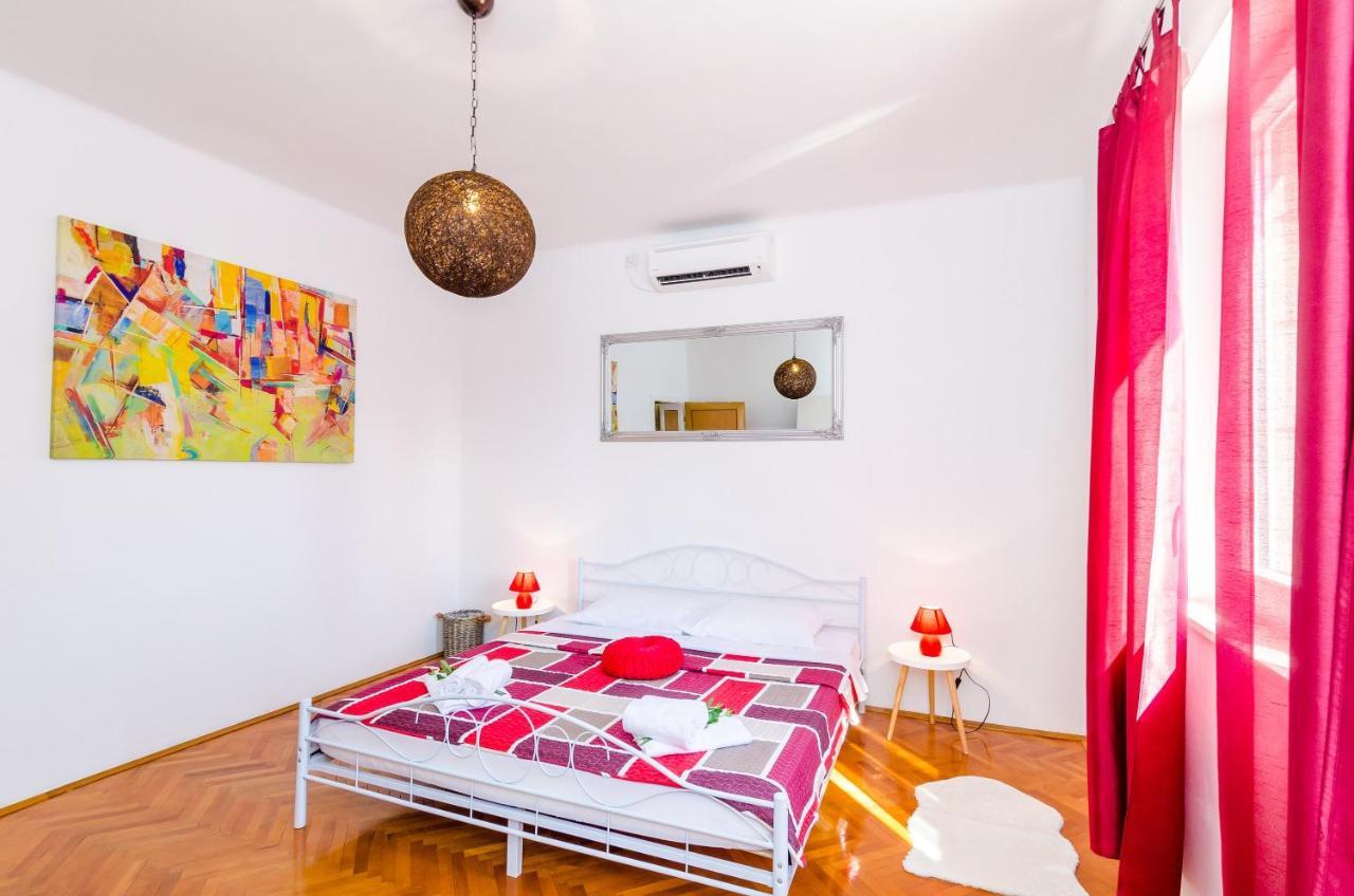 Holiday Home Lungo Mare Mlini Bagian luar foto
