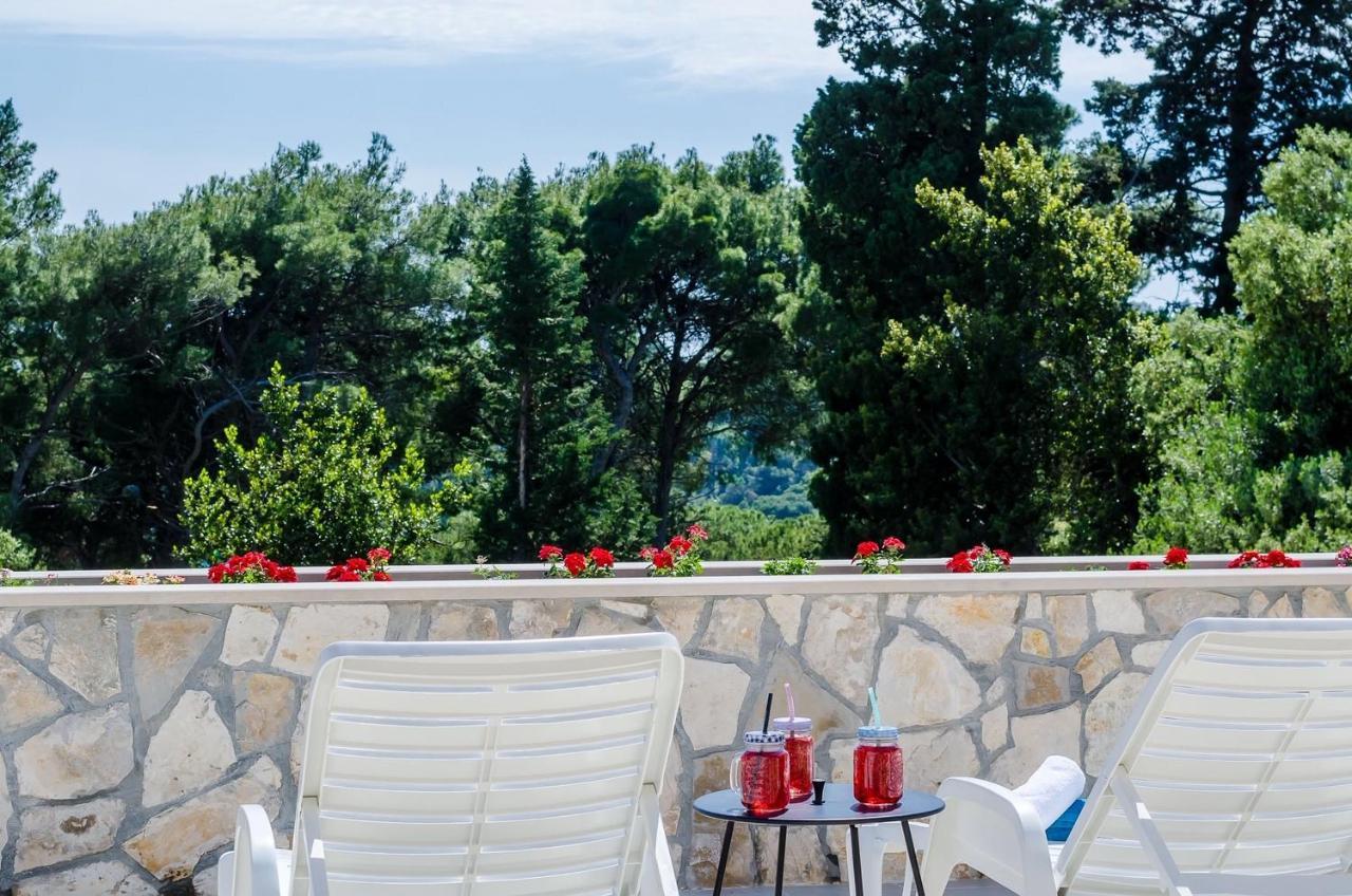 Holiday Home Lungo Mare Mlini Bagian luar foto
