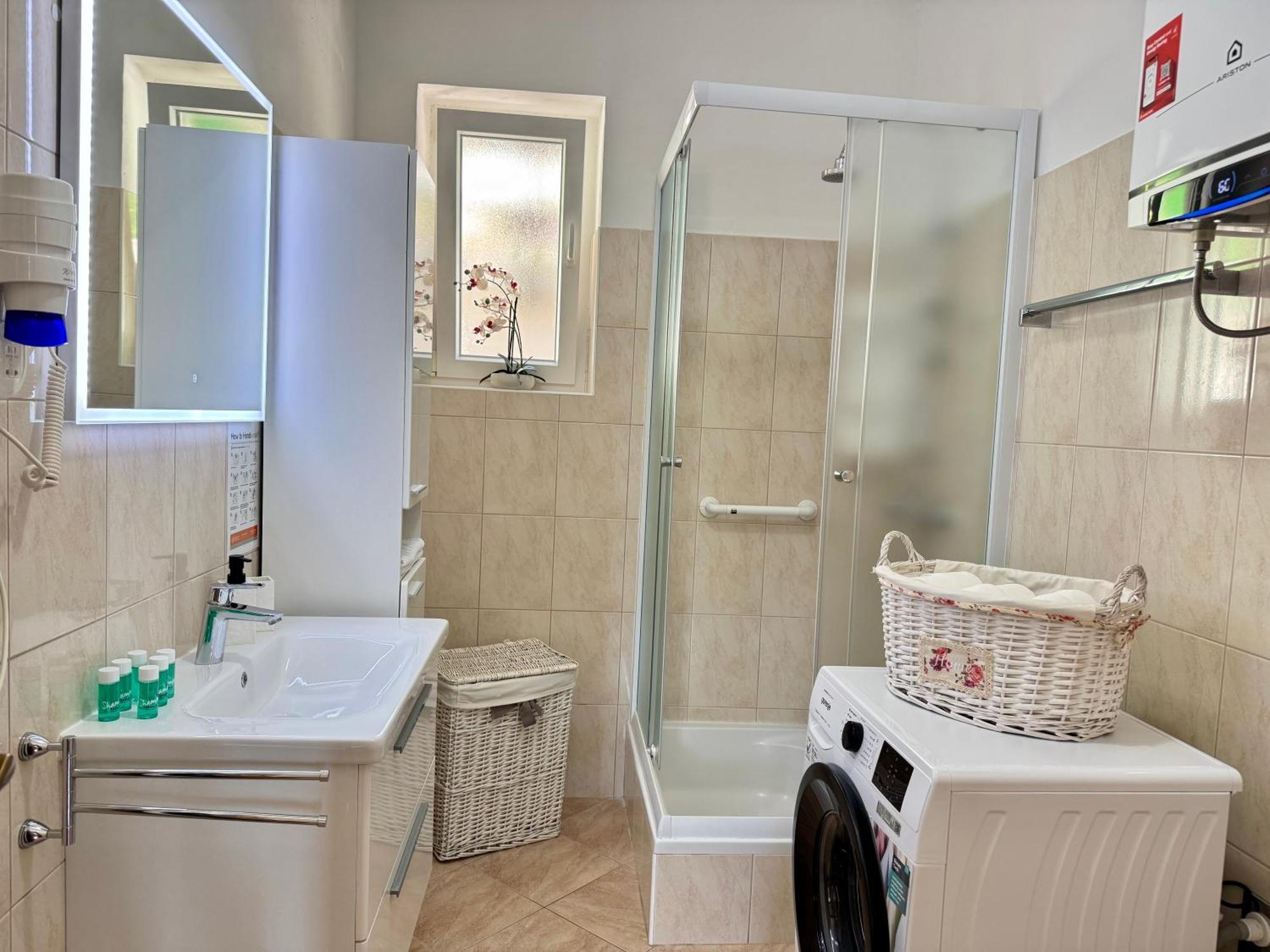 Holiday Home Lungo Mare Mlini Bagian luar foto