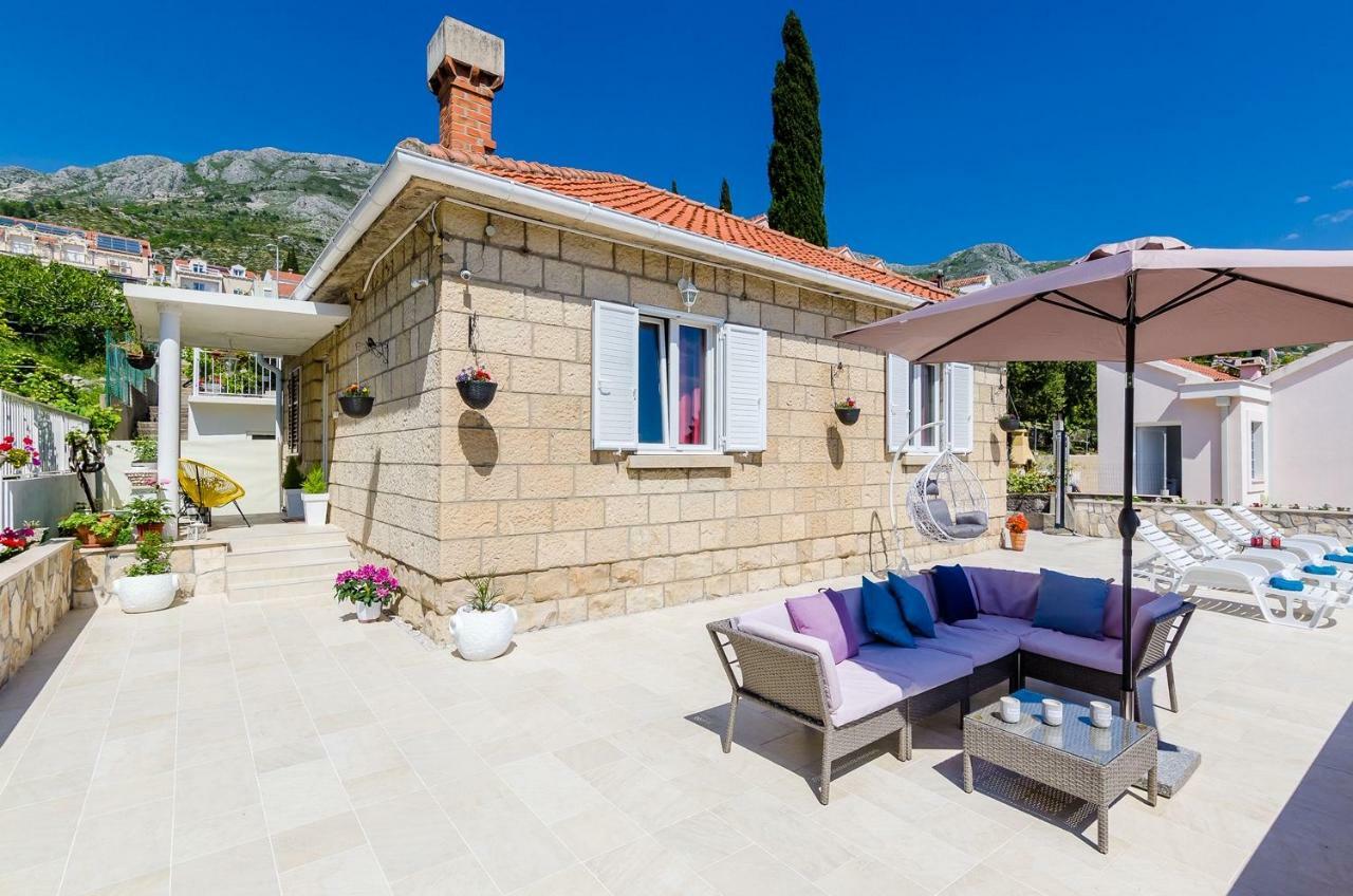 Holiday Home Lungo Mare Mlini Bagian luar foto