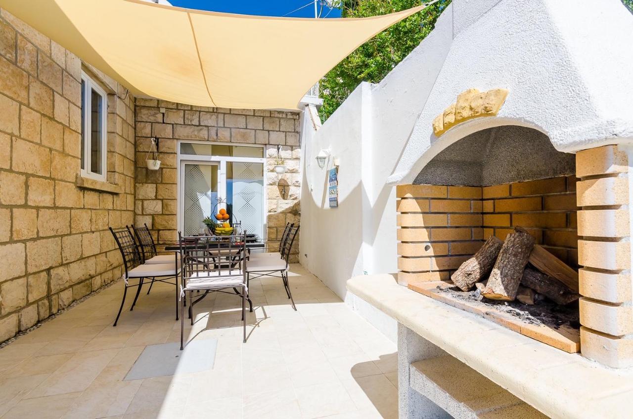 Holiday Home Lungo Mare Mlini Bagian luar foto