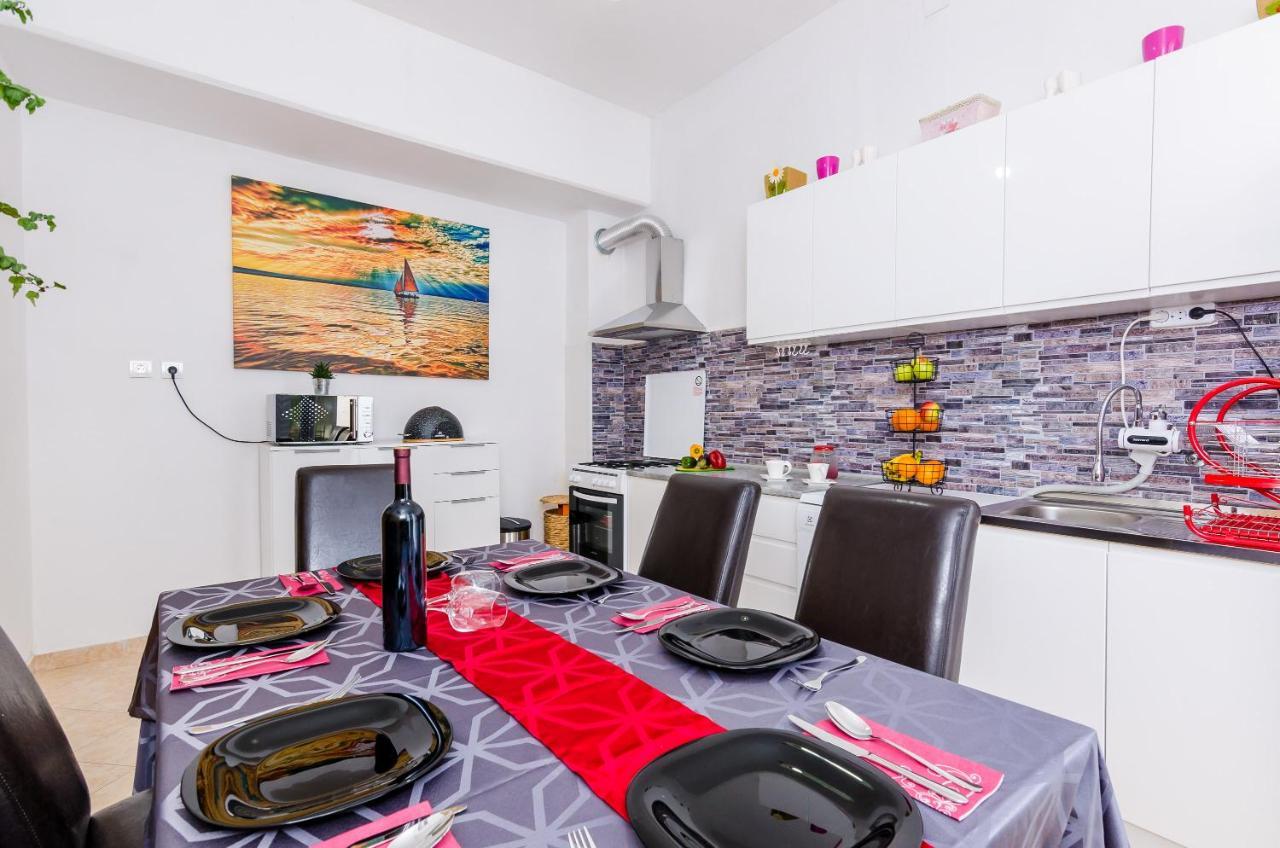 Holiday Home Lungo Mare Mlini Bagian luar foto