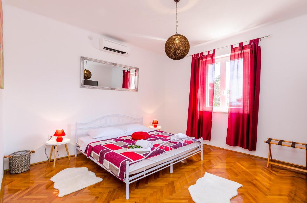 Holiday Home Lungo Mare Mlini Bagian luar foto