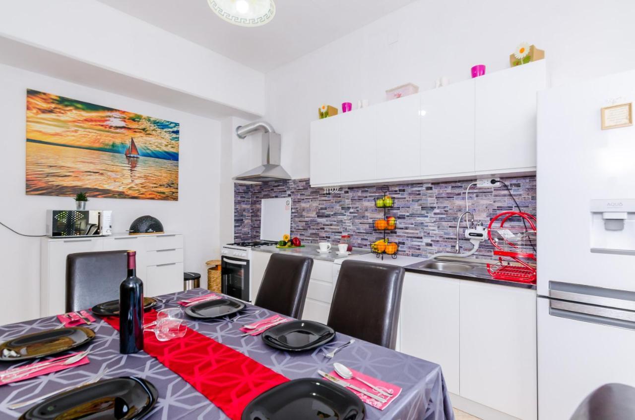 Holiday Home Lungo Mare Mlini Bagian luar foto