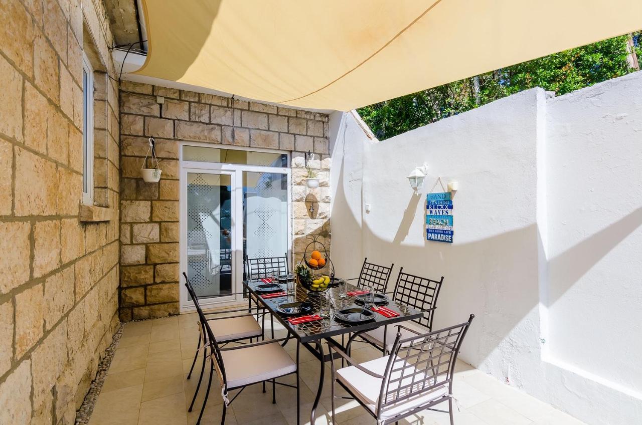 Holiday Home Lungo Mare Mlini Bagian luar foto