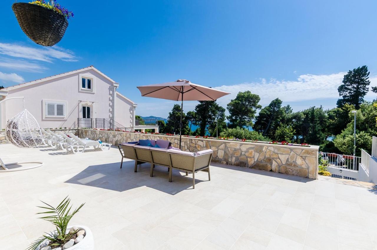 Holiday Home Lungo Mare Mlini Bagian luar foto