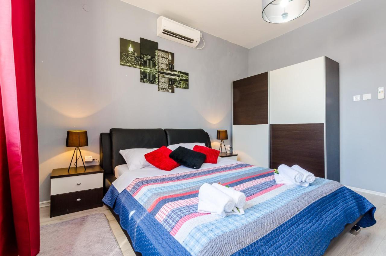 Holiday Home Lungo Mare Mlini Bagian luar foto